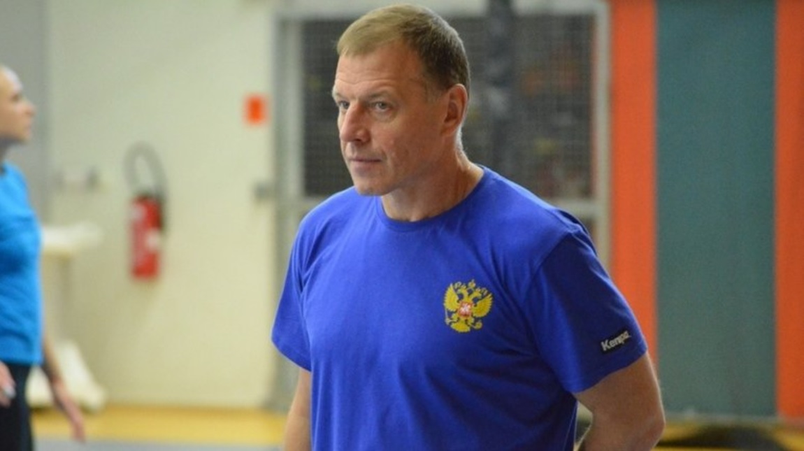Тренер женской сборной России по гандболу пообщался с журналистами относительно олимпийских планов